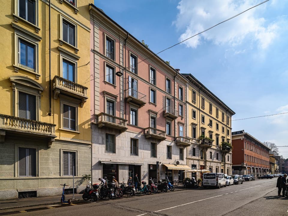 Property building, Day, Neighbourhood