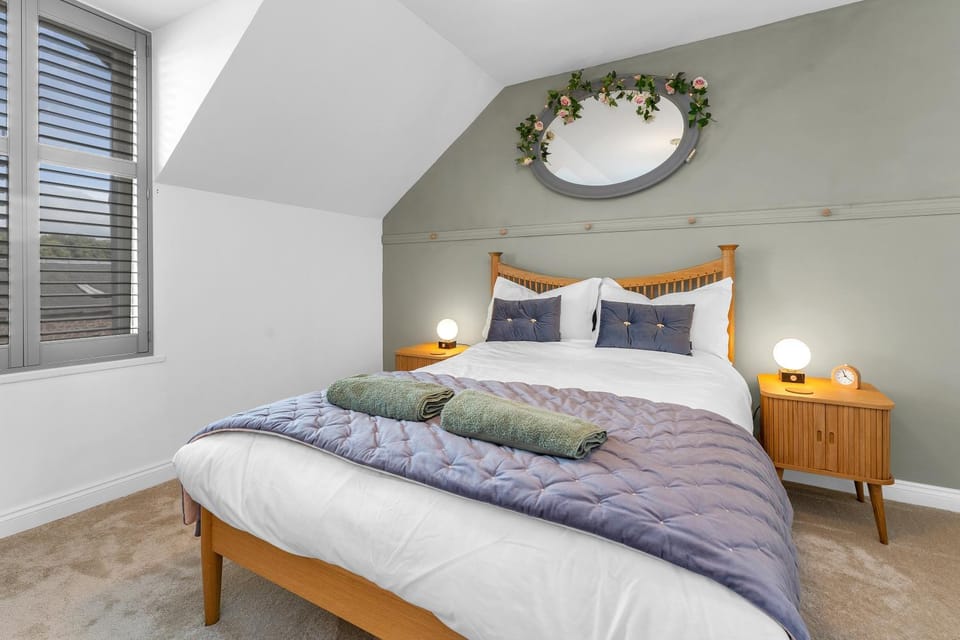 Bed, Bedroom