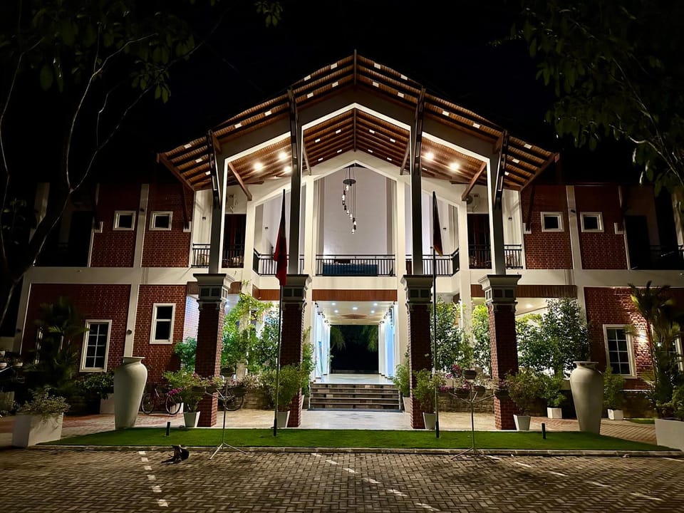Property building, Facade/entrance, Night, Garden, Garden view