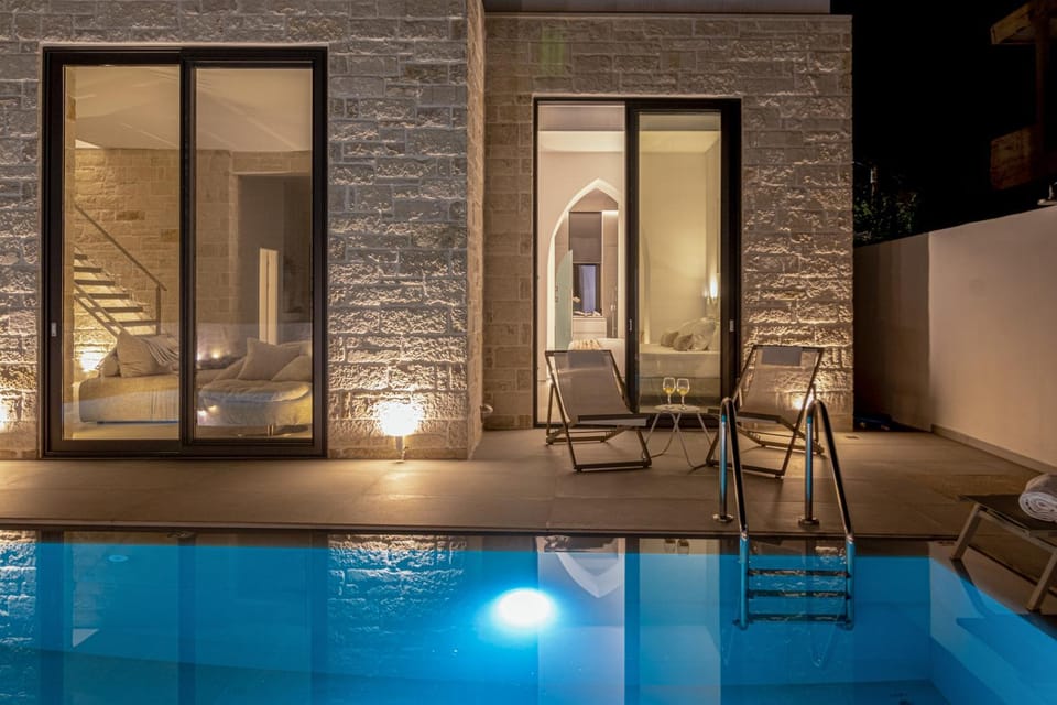 Night, Pool view, Swimming pool, sunbed