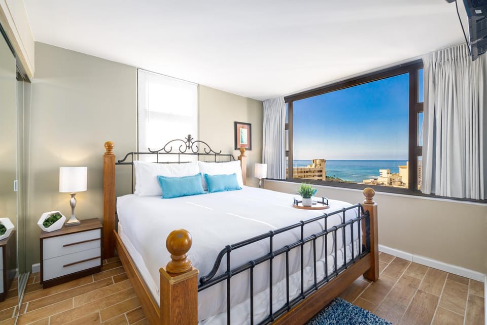Bed, Photo of the whole room, Bedroom, Sea view