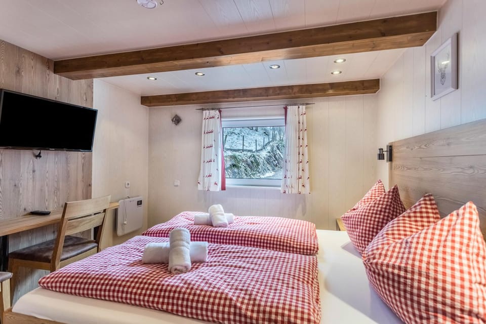 Property building, Living room, Bedroom
