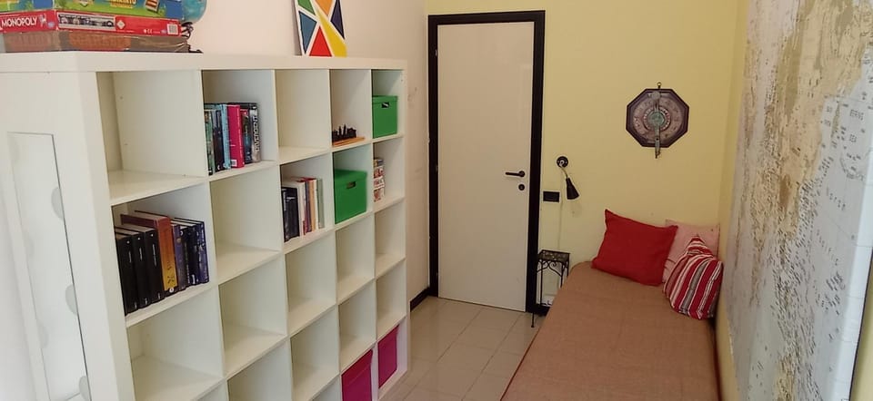 Bed, Library