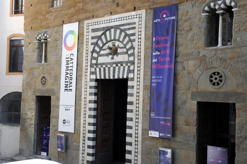 Facade/entrance, City view