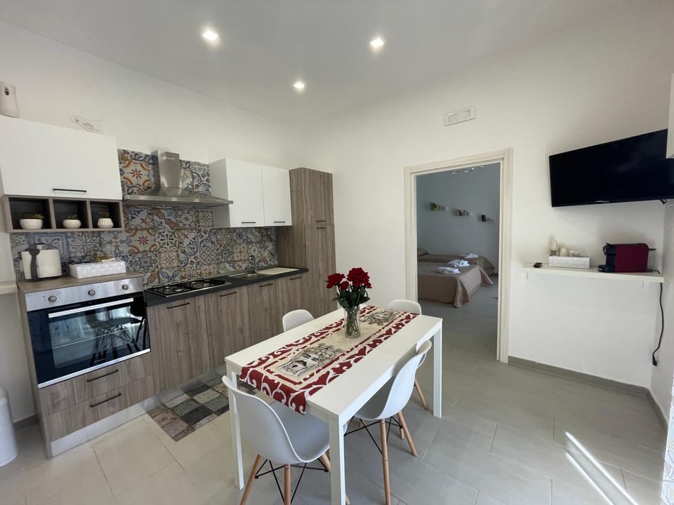 TV and multimedia, Kitchen or kitchenette, Dining area, minibar, pet friendly