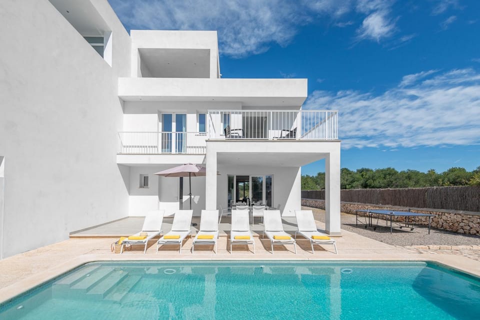 Property building, Patio, Day, View (from property/room), Balcony/Terrace, Pool view, Swimming pool, sunbed