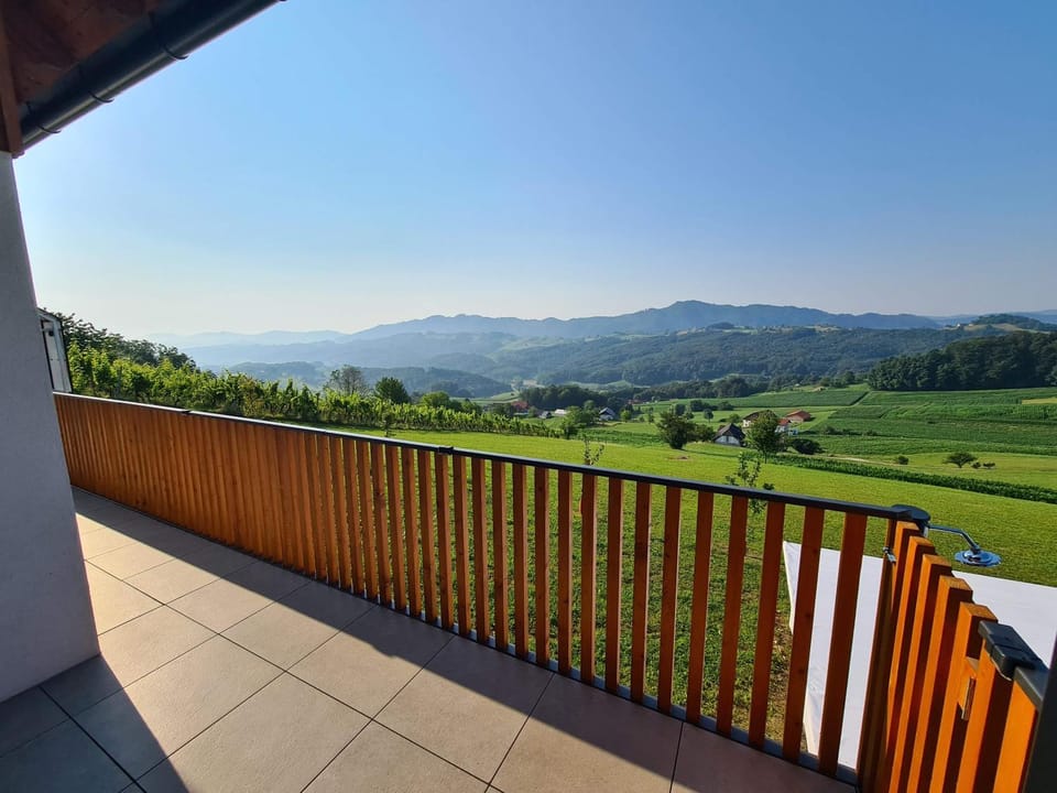 Garden, View (from property/room), Balcony/Terrace