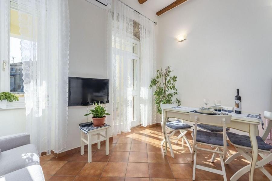 Apartment Tesla with Sea View Apartment in Poreč