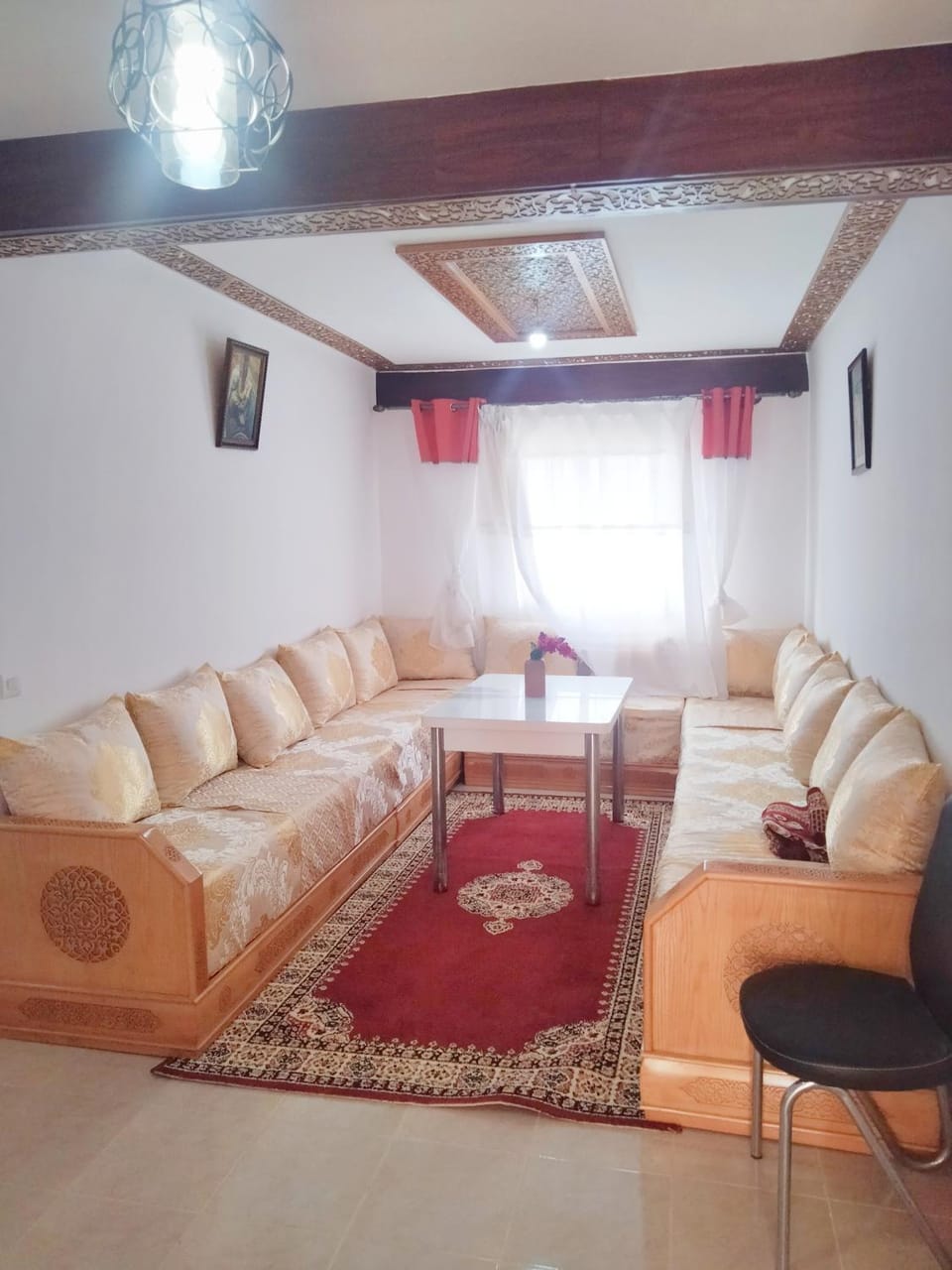 Living room, Seating area
