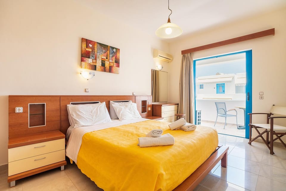 Living room, Bedroom