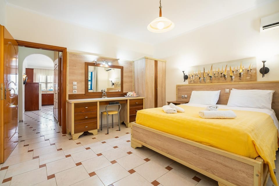 Living room, Bedroom