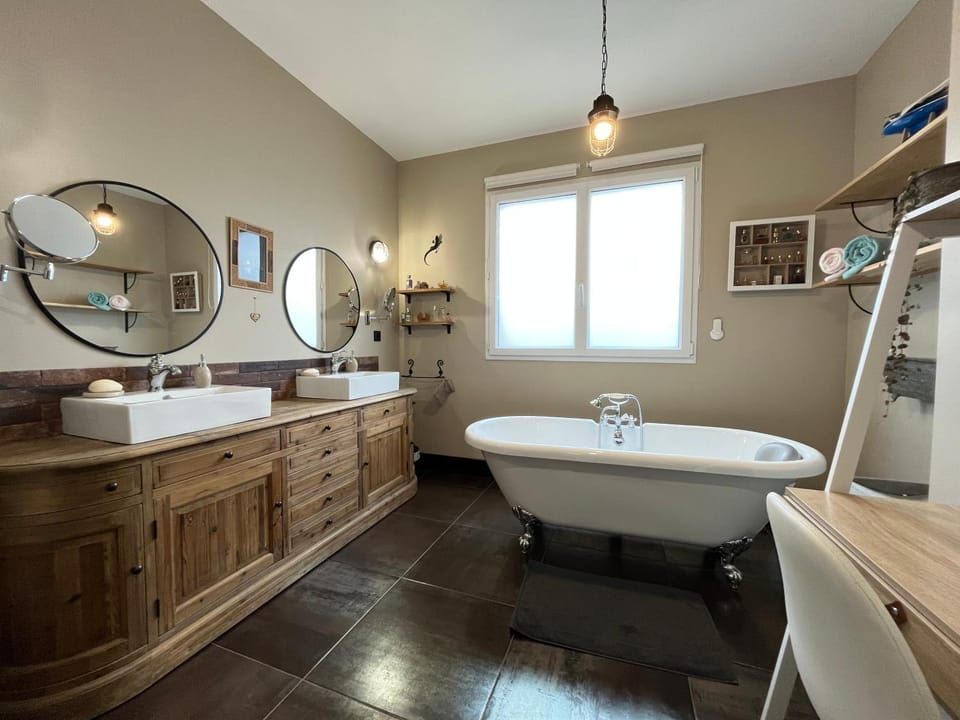 Bathroom, Bath