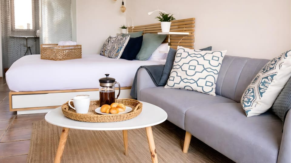 Property building, Swimming pool, Breakfast