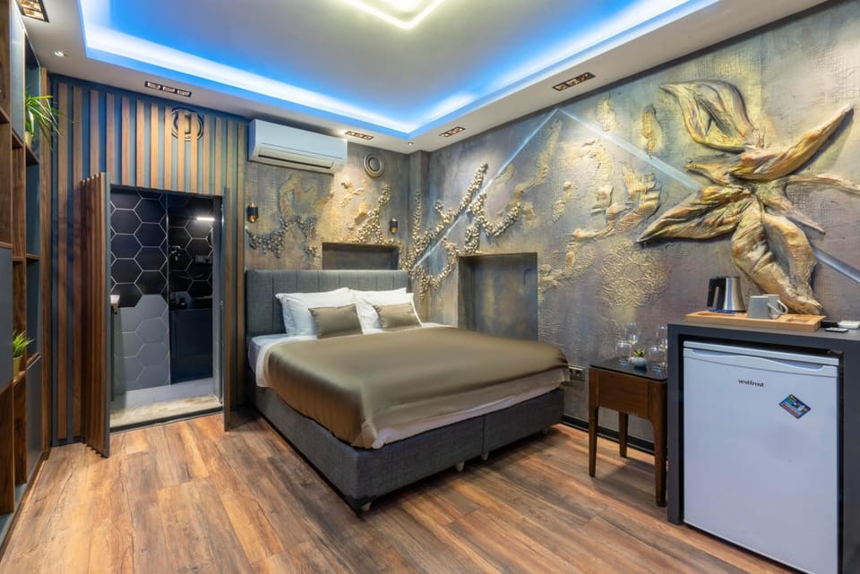 Bed, Photo of the whole room, Bedroom, wardrobe