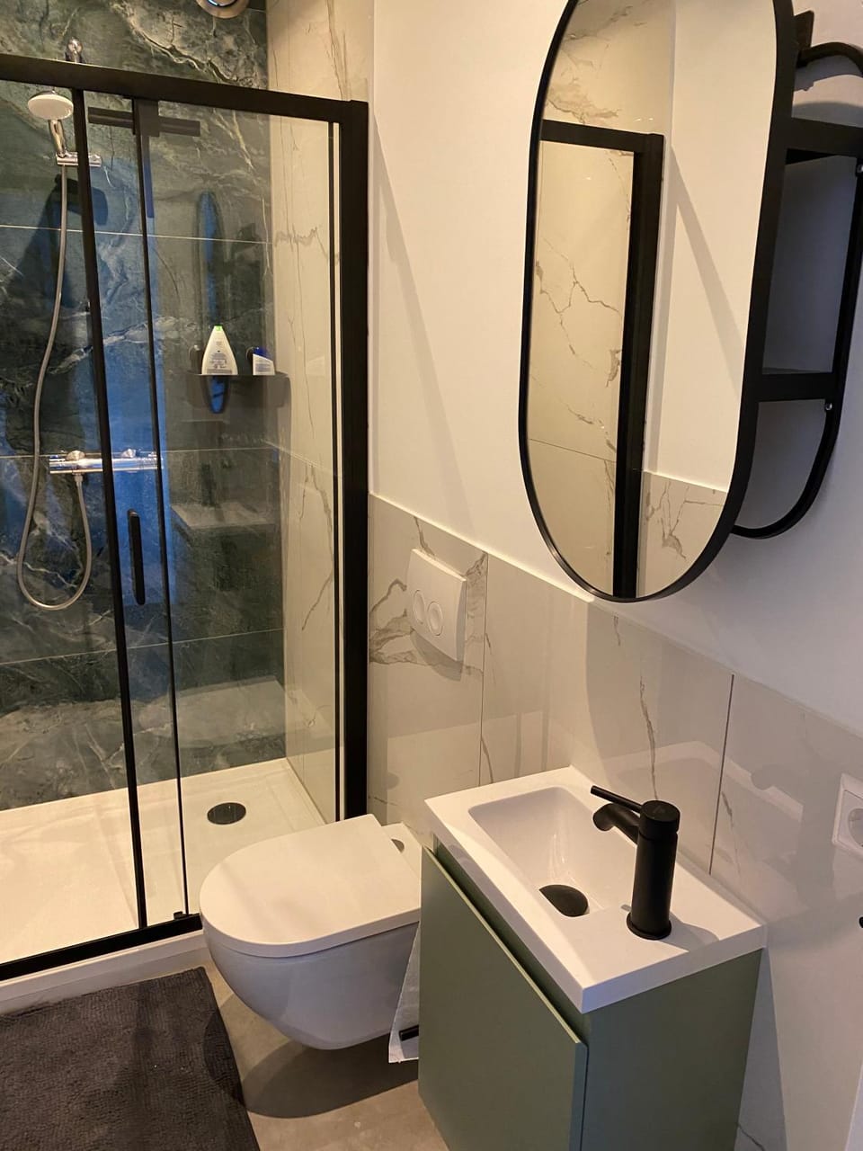 Shower, Toilet, Bathroom