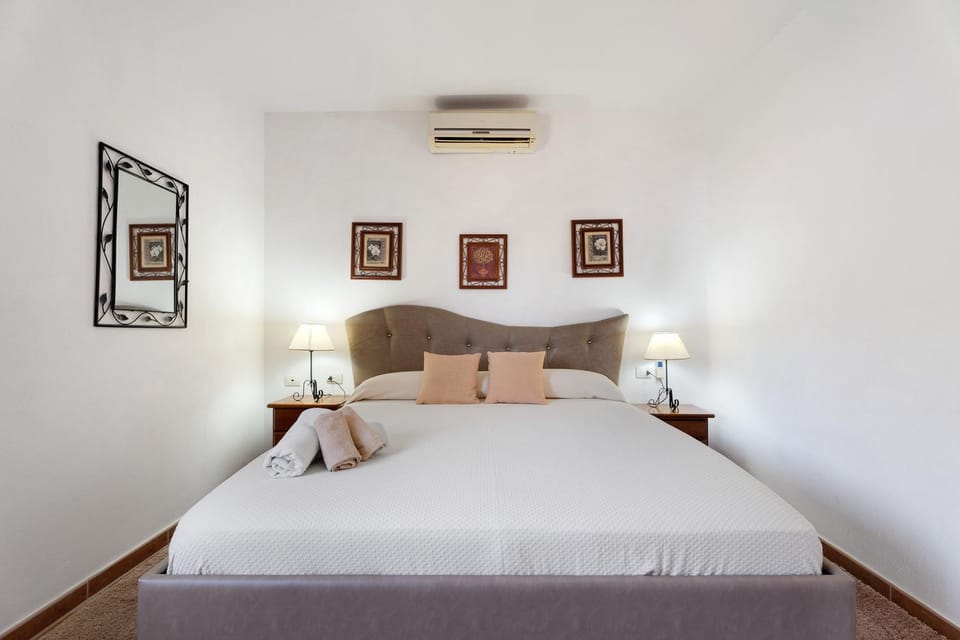 Living room, Bedroom