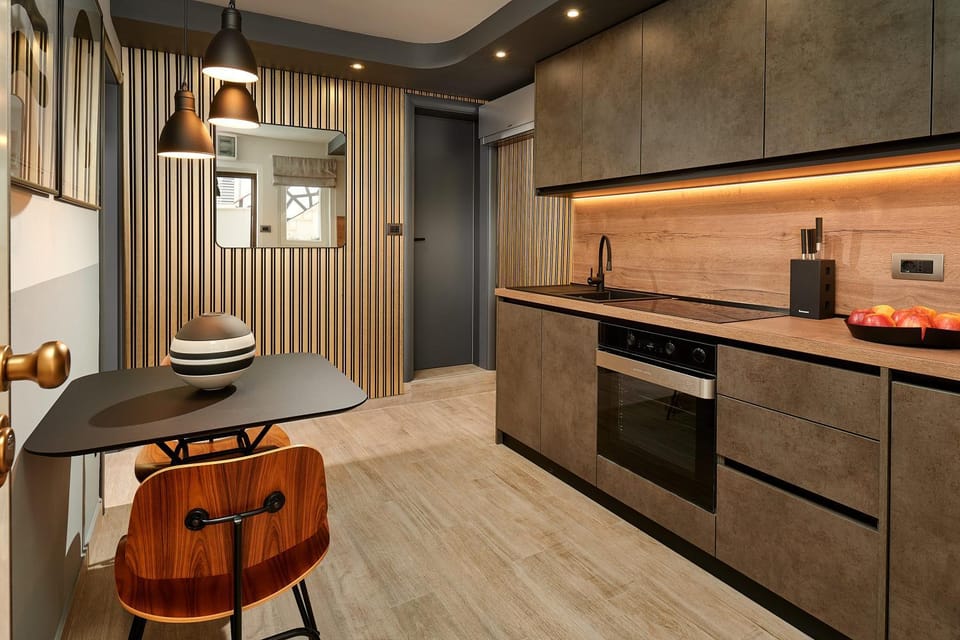 Dining area, kitchen