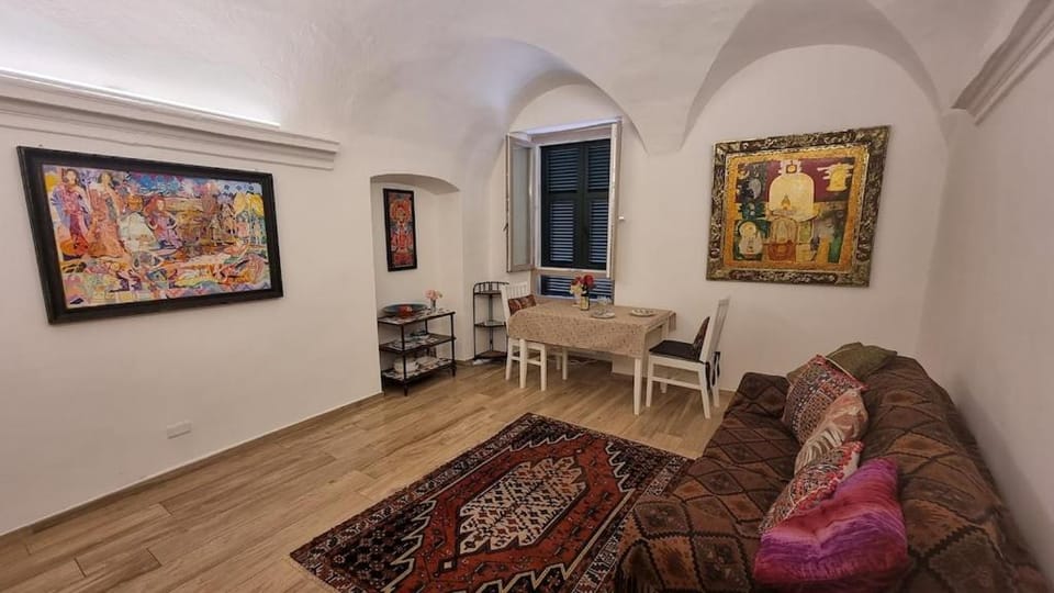 Beautifully restored romantic apartment in the centre of historic Dolcedo Apartment in Liguria