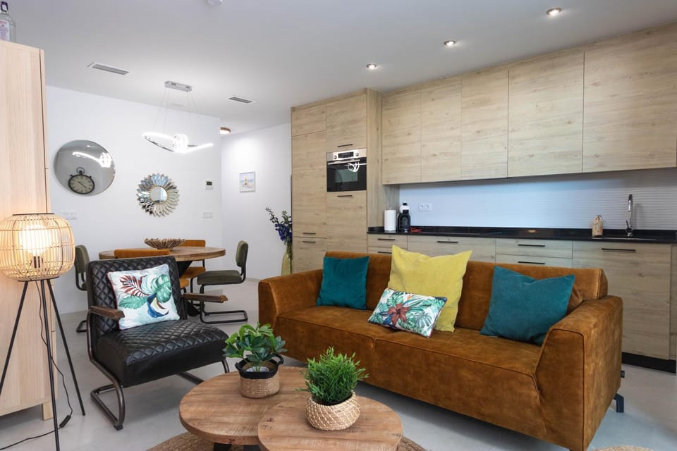 Kitchen or kitchenette, Living room