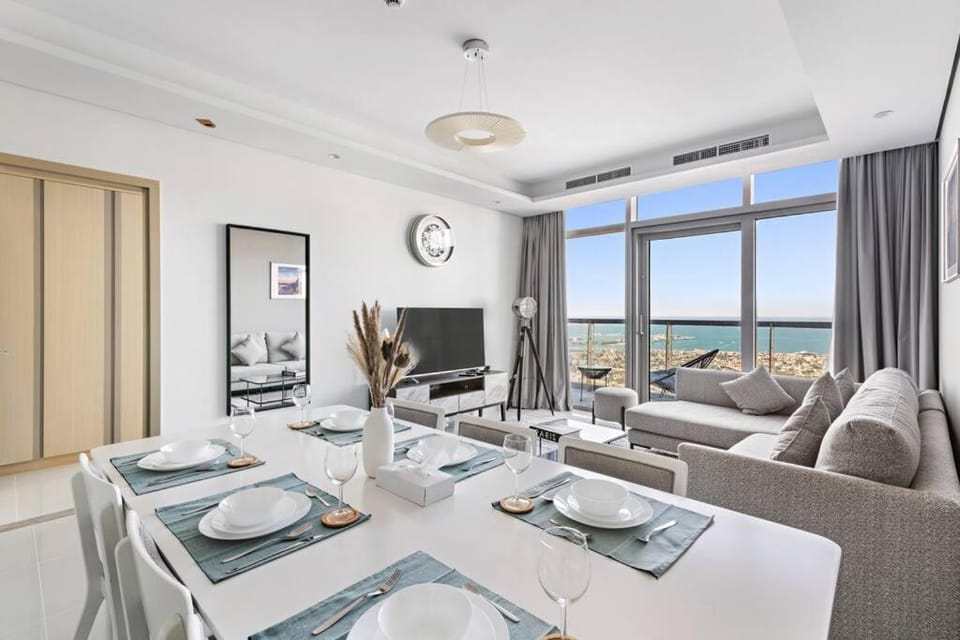 StoneTree - Paramount Tower Hotel&Residences 3 BR - Sea View and Infinity Pool Apartment in Dubai