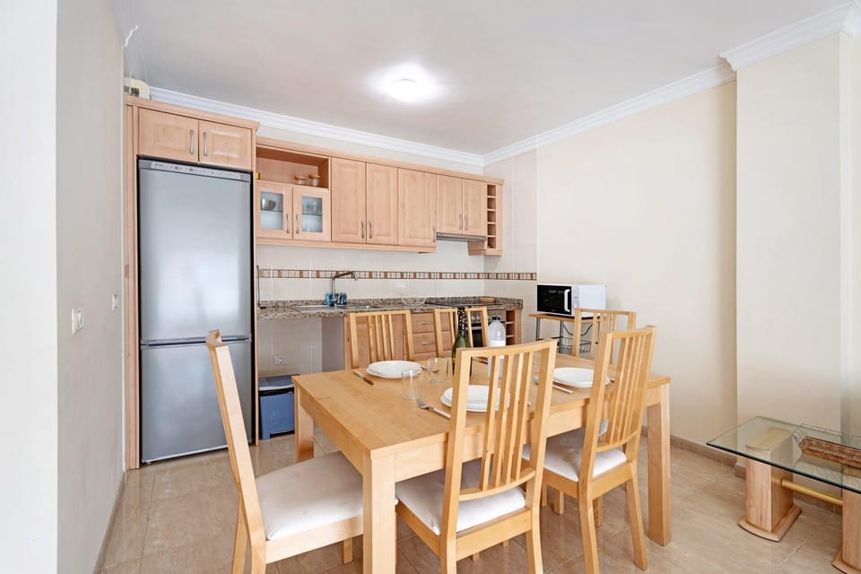 Property building, Kitchen or kitchenette, Living room