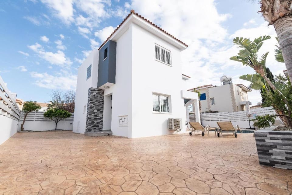 Lindos Villa Ekaterina Villa in Paralimni