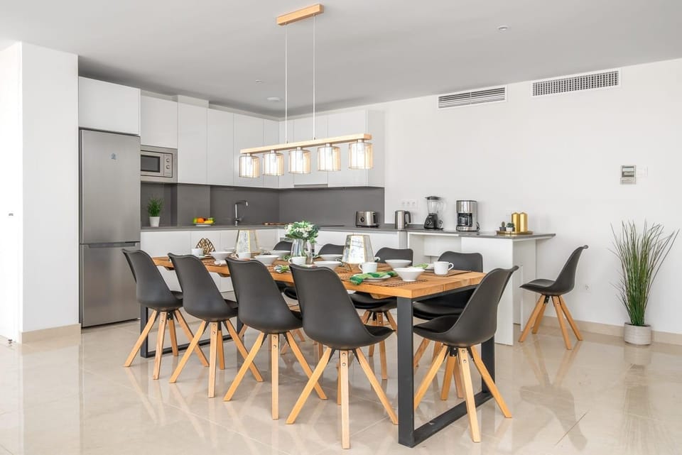 Property building, Kitchen or kitchenette, Living room