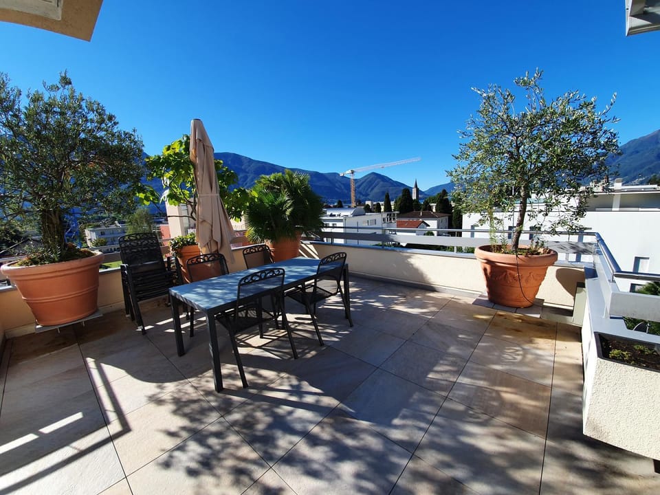 Natural landscape, Balcony/Terrace, Dining area