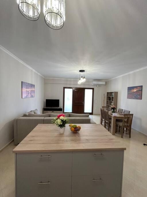 TV and multimedia, Living room, Dining area
