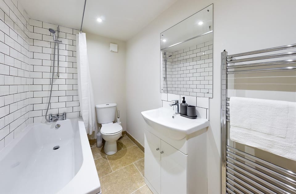 Shower, Toilet, Bathroom, Bath, towels
