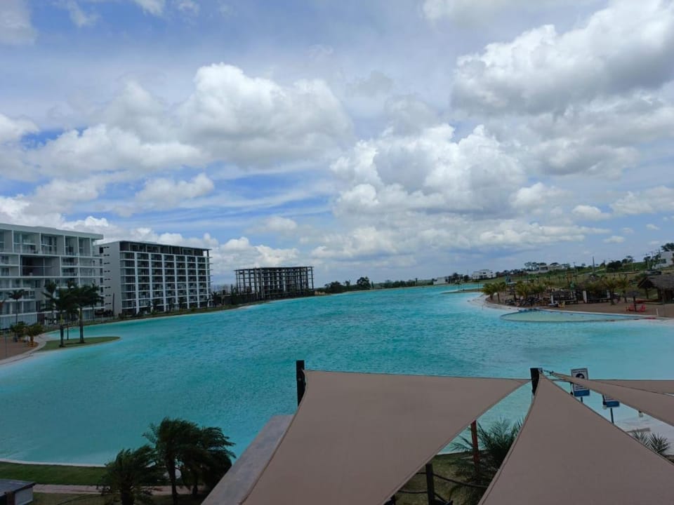 Restaurant/places to eat, Swimming pool, Breakfast