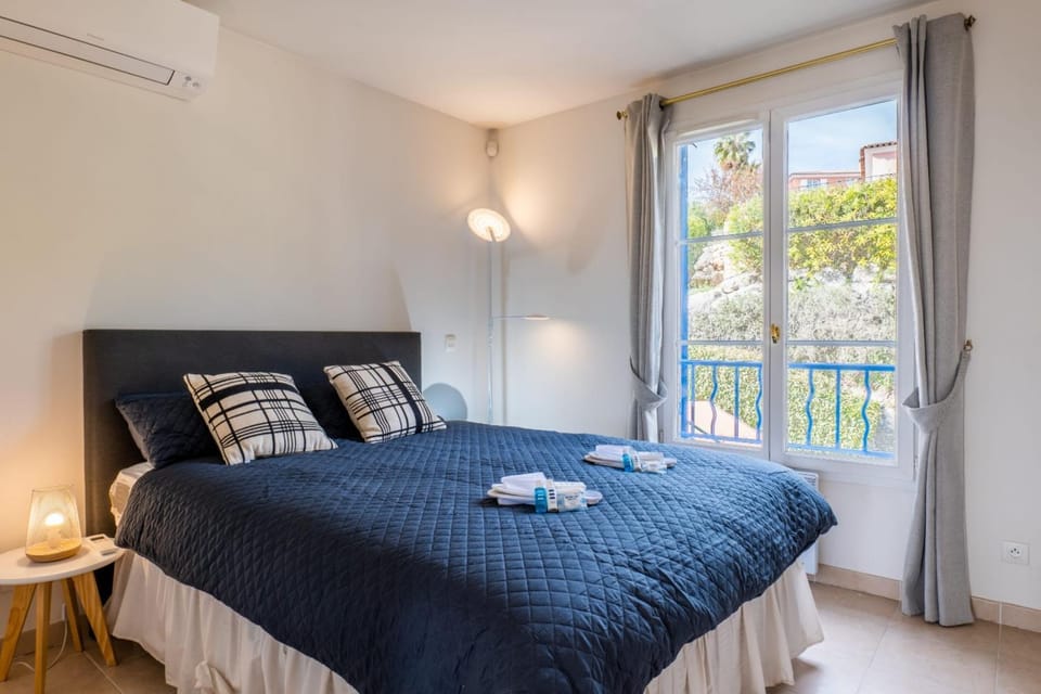 Beautiful and peaceful villa in a residence House in Villeneuve-Loubet
