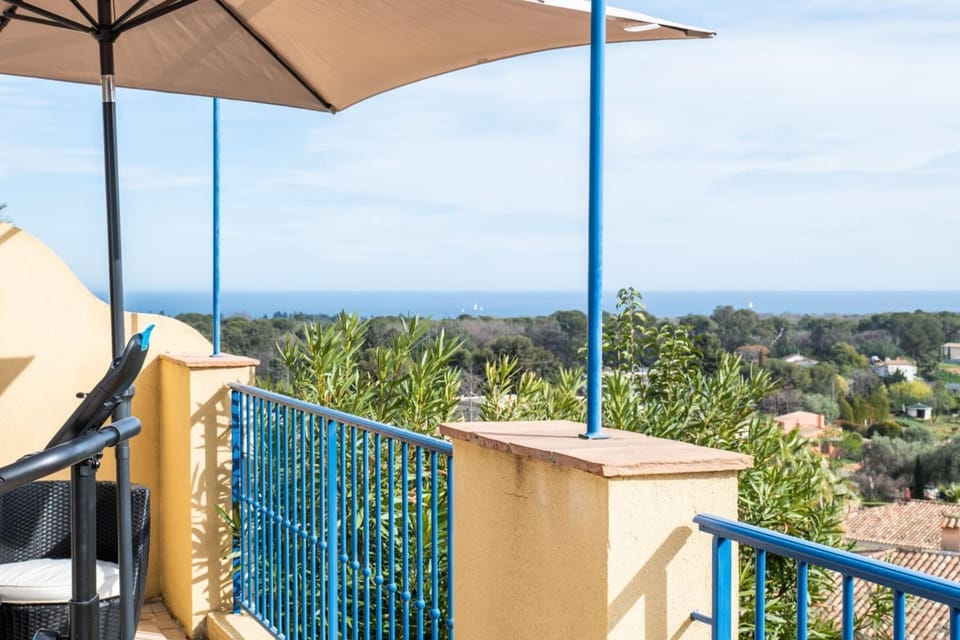 Beautiful and peaceful villa in a residence House in Villeneuve-Loubet