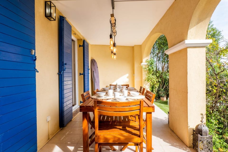 Beautiful and peaceful villa in a residence House in Villeneuve-Loubet