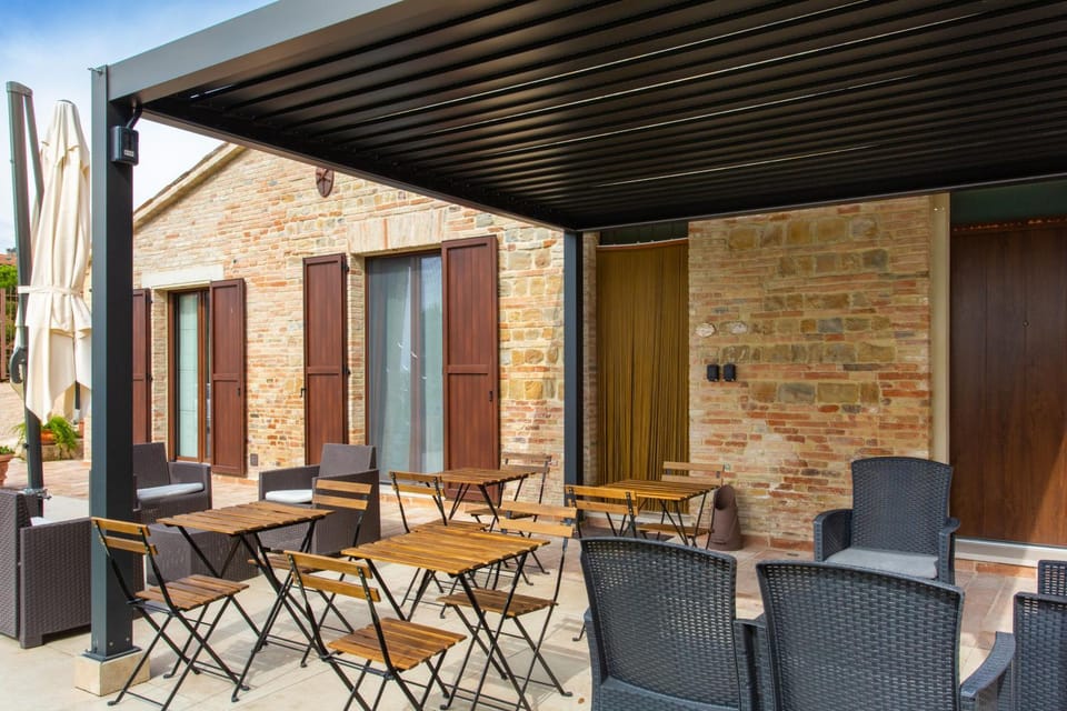 Property building, Patio, Day, Living room