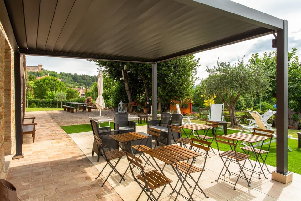 Spring, Day, Garden, Seating area, Garden view