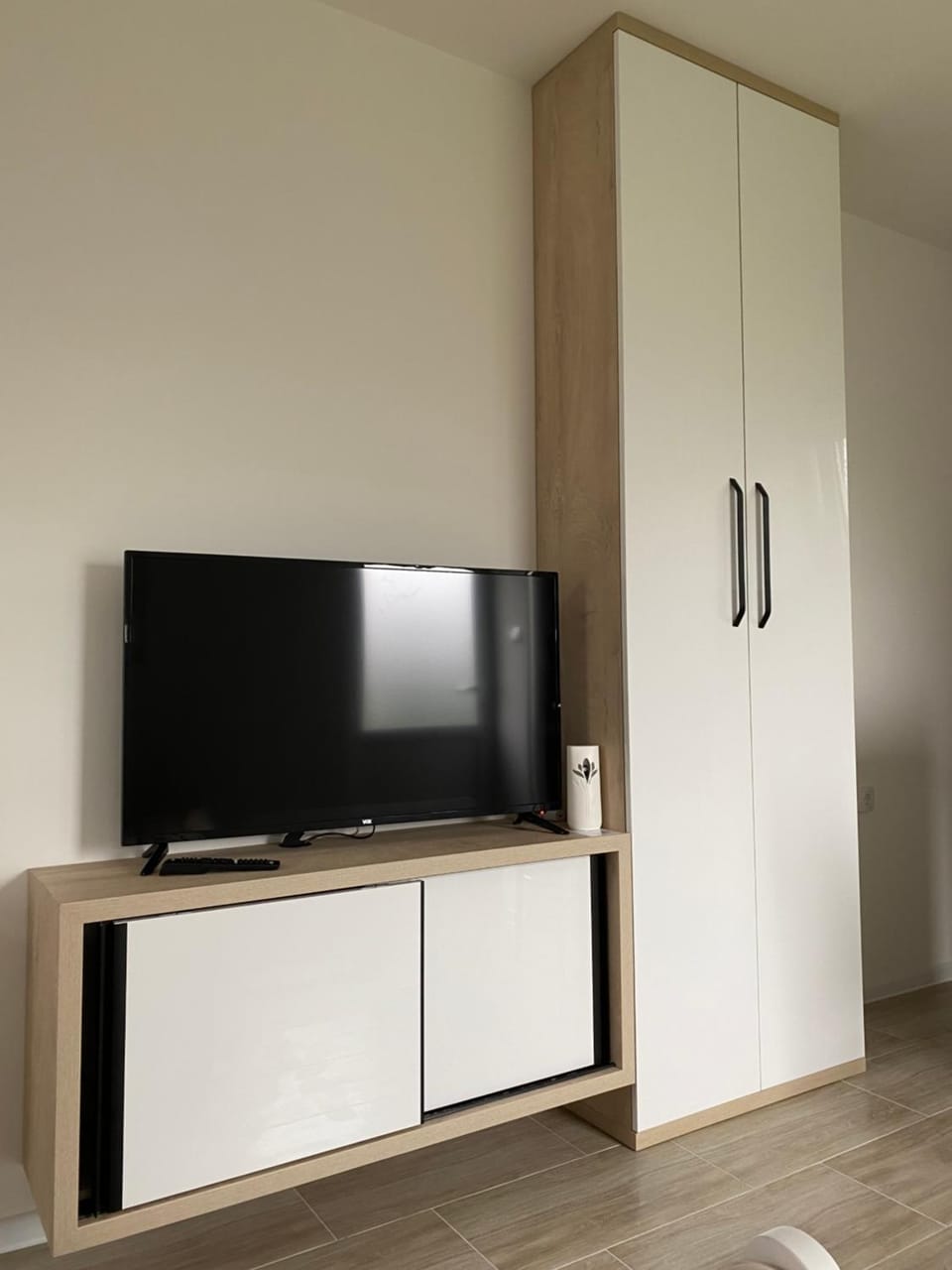 TV and multimedia, wardrobe