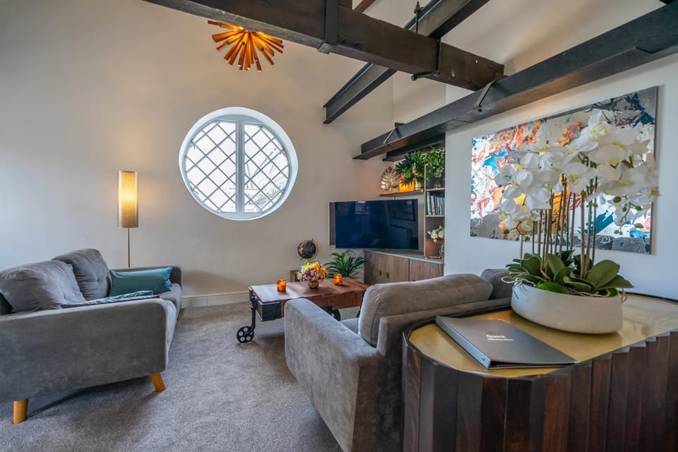 TV and multimedia, Living room, Seating area