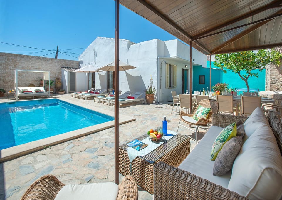 Off site, Swimming pool, sunbed