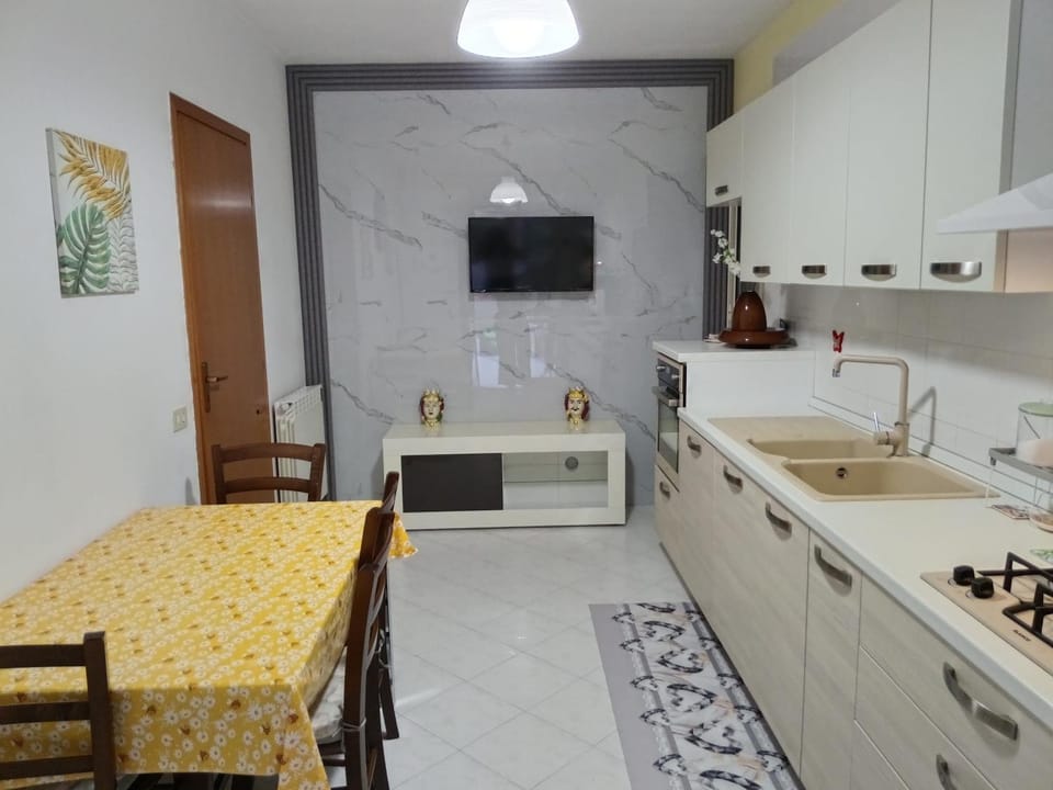 Kitchen or kitchenette, Living room