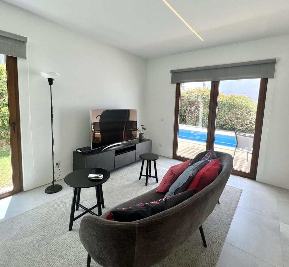 Communal lounge/ TV room, Living room