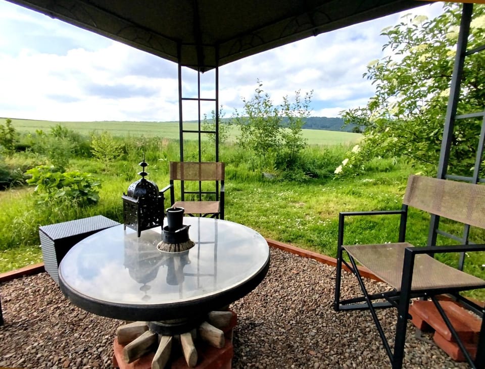 Spring, Day, Natural landscape, Summer, BBQ facilities, Garden, Seating area, Location