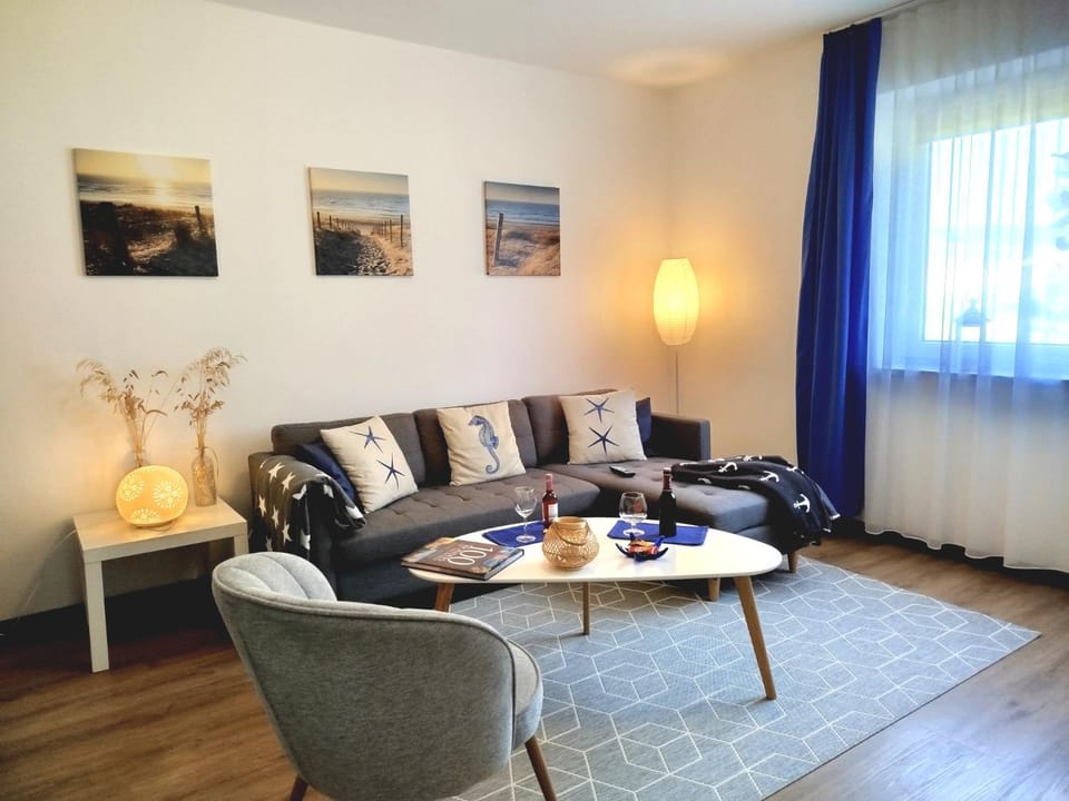 Living room, Photo of the whole room, Family, furniture