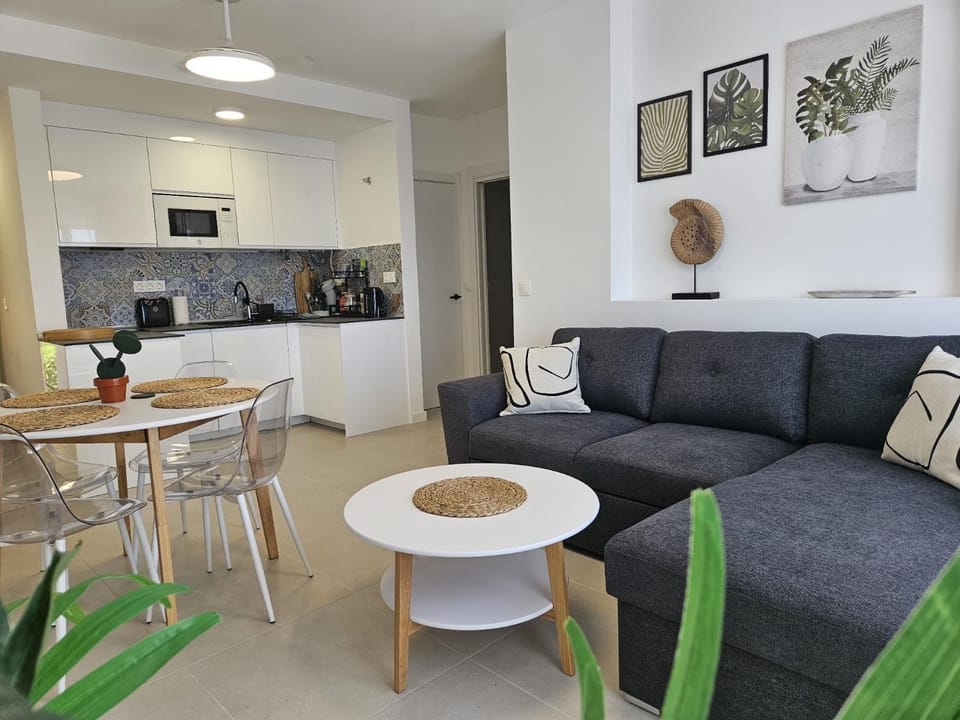 Under the Palm Trees Apartment in Torrevieja