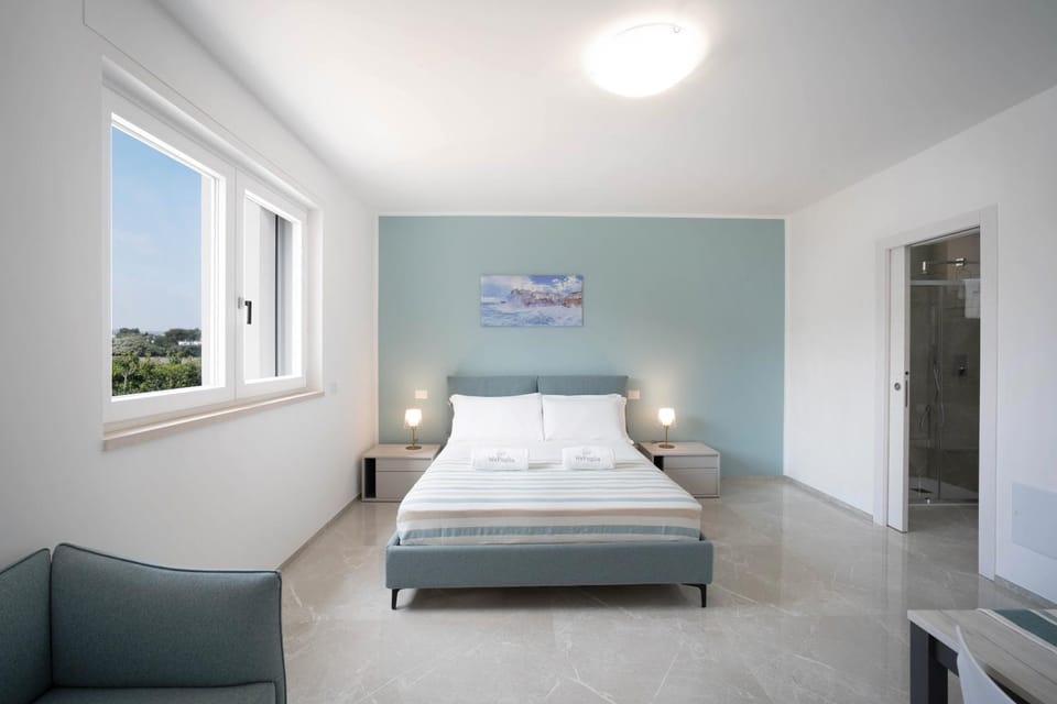 Bed, Bathroom, Photo of the whole room