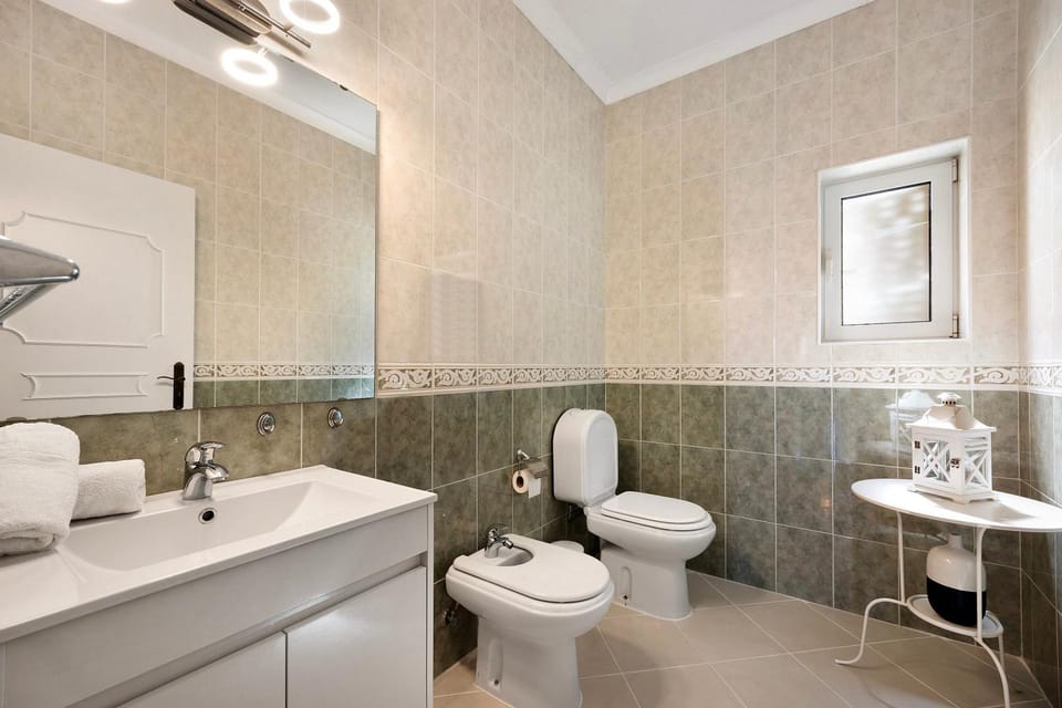 Bathroom, Living room