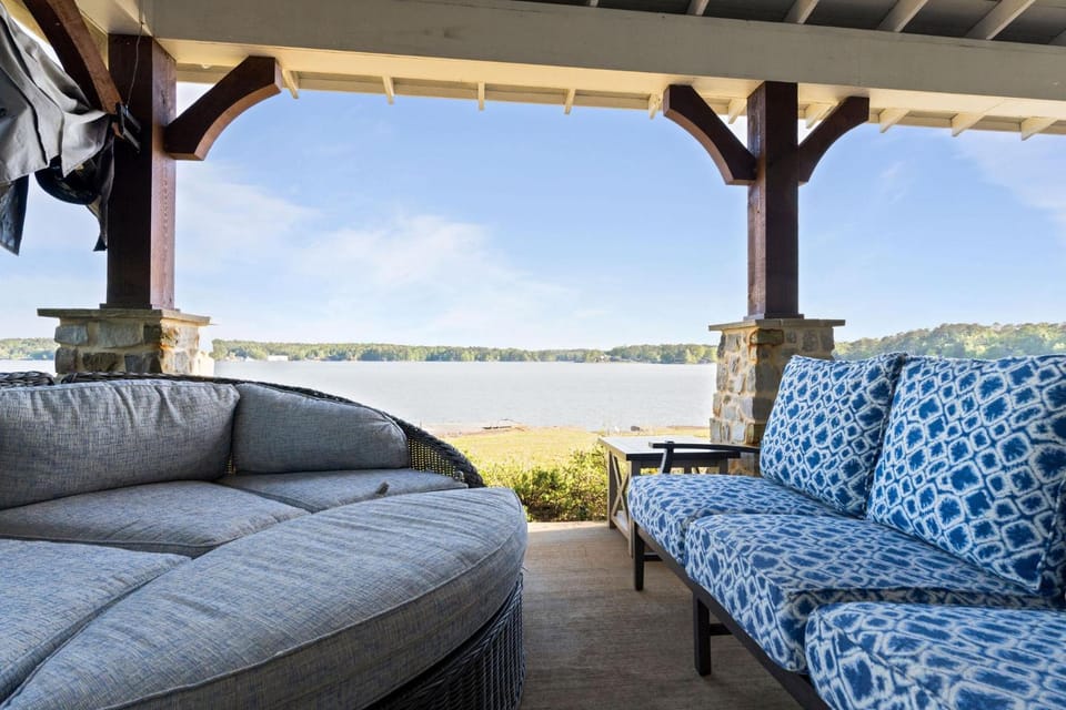 Easy Street House in Lake Martin