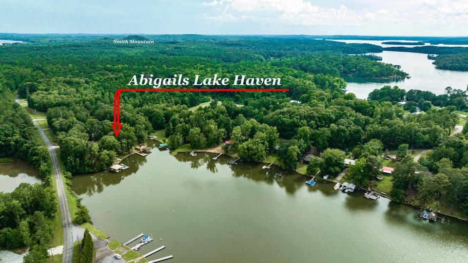 Abigail's Lake Haven House in Lake Martin