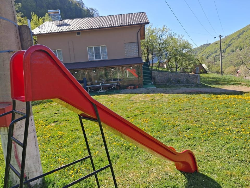 Casa Găleată House in Prahova, Romania