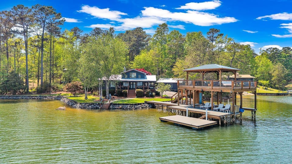 Eagle's Nest on Lake Martin House in Lake Martin